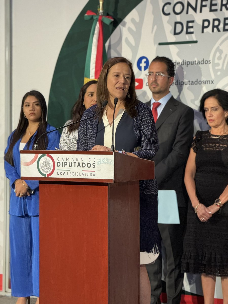 scachog's tweet photo. Hoy alzamos la voz desde la @Mx_Diputados para exigir justicia. Gracias a las diputadas @cynthialopezc1 @Mzavalagc @nassarmariana @EliPerezV a la senadora @alelagunes por acompañarme y abrirme este espacio. Insisto, México debe corregir el camino para cuidar a sus infancias. https://t.co/PBwmmFuycR