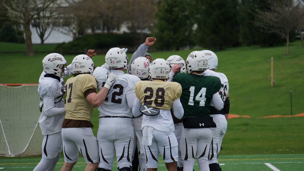 The springtime morning grind continues... 💪 📸 - lehighsports.com/galleries/foot… #GoLehigh #TheNest