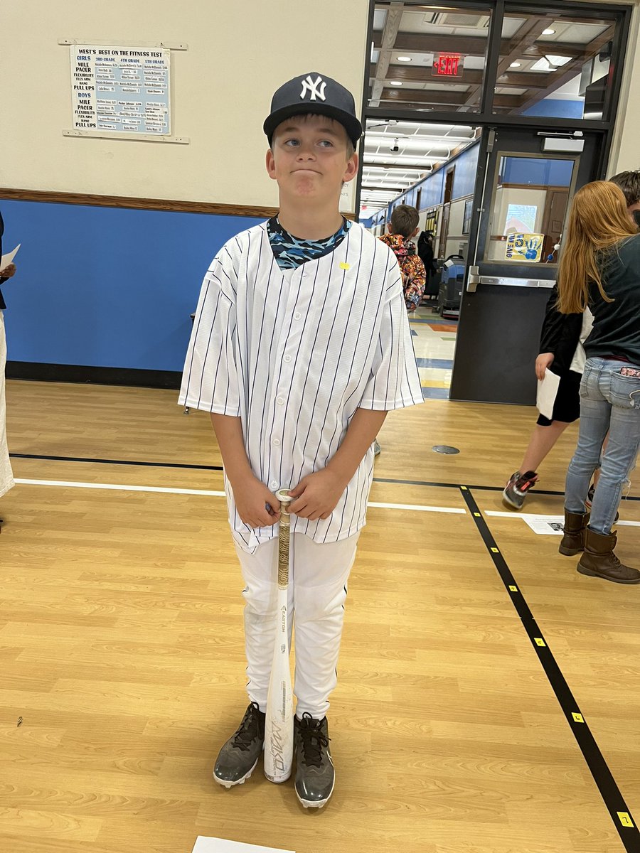 MsKingerysClass's tweet photo. Today in 5th grade we had a “Living Museum”. We got to meet so many different historical figures. I’m so proud of the kiddos for all their hard work. I can’t wait to do it again next year!! #westwildcats #jcschoolschampions https://t.co/x38wQ7MNEp