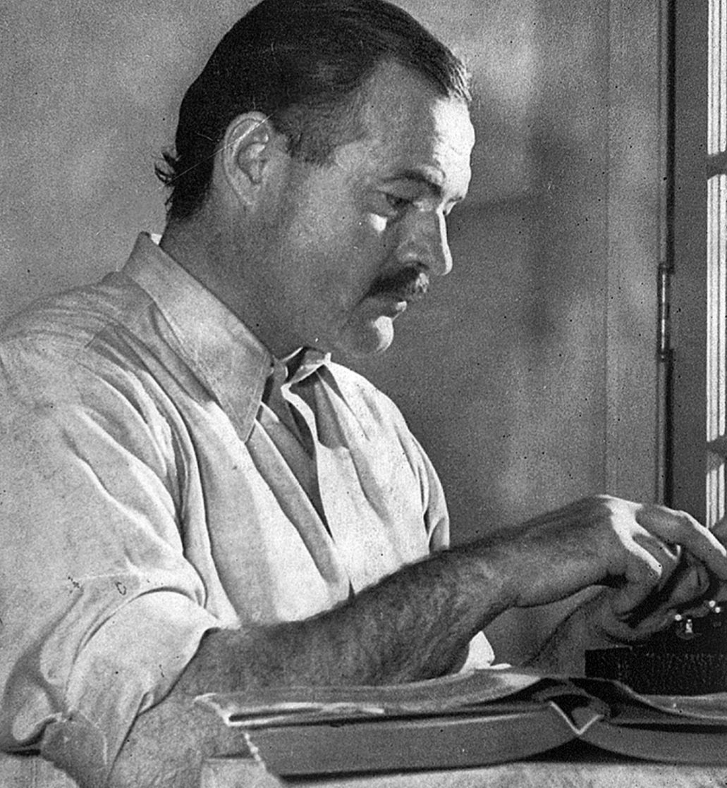 'Un hombre de carácter podrá ser derrotado, pero jamás destruido'. -Ernest Hemingway