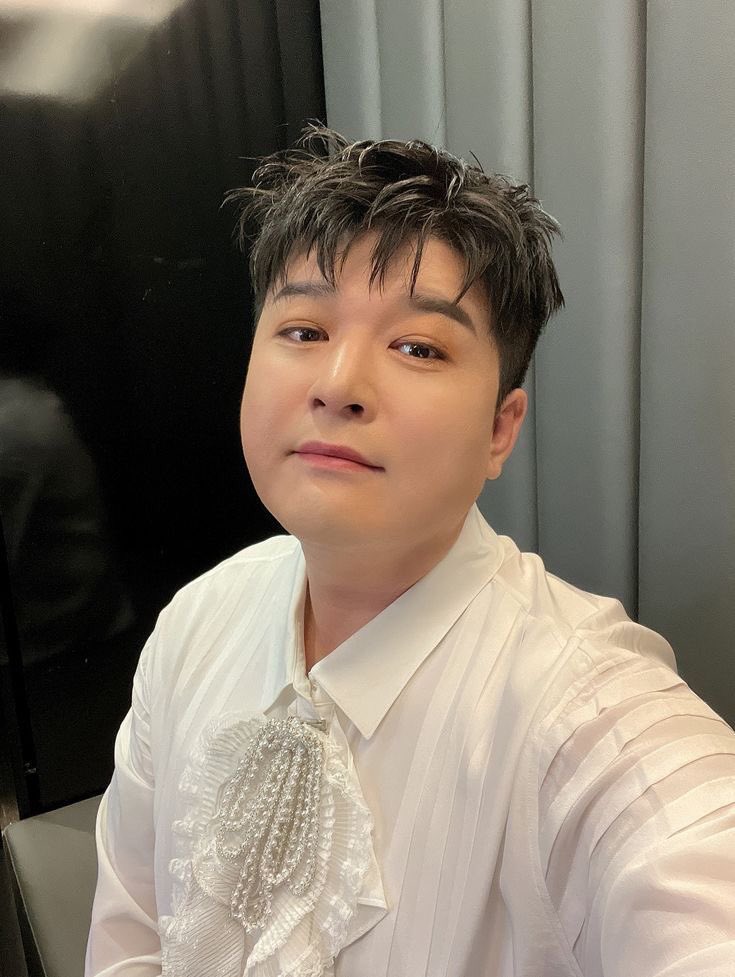 Shindong cantando ao vivo - A thread