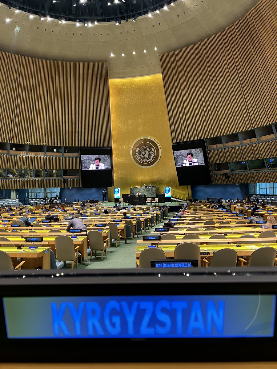 @KyrgyzMissionUN engaged in #UNGASustainabilityWeek discussions, spotlighting the global challenge of debt sustainability. #Kyrgyzstan underscored the 🇰🇬President's initiative for debt swaps to fund green projects, advocating for sustainable solutions to pressing issues.