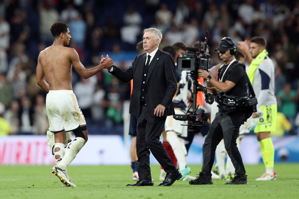 FabrizioRomano's tweet photo. ⚪️🏴󠁧󠁢󠁥󠁮󠁧󠁿 Ancelotti: “Don’t forget that Jude is only 20. He’s fantastic. He will be one of the most important players in the future”.

“Bellingham is very good, a modern player. Very strong, very technical and I have no doubts about him”. https://t.co/LelnISndA5