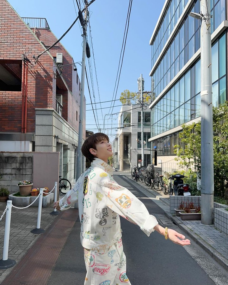 andTEAM_PTY's tweet photo. 🔔 𝐈𝐧𝐬𝐭𝐚𝐠𝐫𝐚𝐦┆240416 

❱ 🌿

#andTEAM #앤팀 #HARUA #EJ #PR #Ivmh #supermagazine #lesliekee #superlvmh 
#WE_LINK #LUNÉ

🔗: https://t.co/8Q36gP3VWv https://t.co/HMvXWcC7En