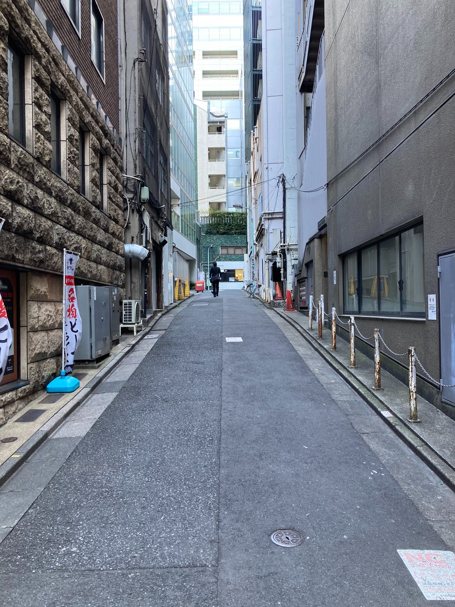 A quiet part of Shibuya🙂#streetphotography #photography #Tokyo #Japan