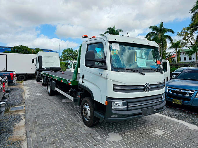 Avanza la estrategia de internacionalización de la marca, ahora en #Surinam, un país que aprovechará los #camionesVW en #minería y #agricultura para empezar
<a href="/VWCO/">MAN Latin America</a>   <a href="/VWMANTruckBus/">MAN y Volkswagen Camiones y Buses MX</a> 

#MagazzinedelTransporte
tinyurl.com/2f943uya