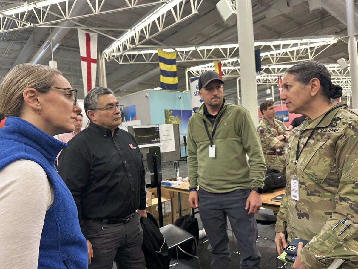PDASA Pinkham toured #FSKBridge salvage operations today & visited the Unified Command with @GovWesMoore. Important work underway by the interagency team & @USACEBaltimore to recover those lost, clear the wreckage, & reopen the federal channel. Thanks Ms. Zimmerman for joining.