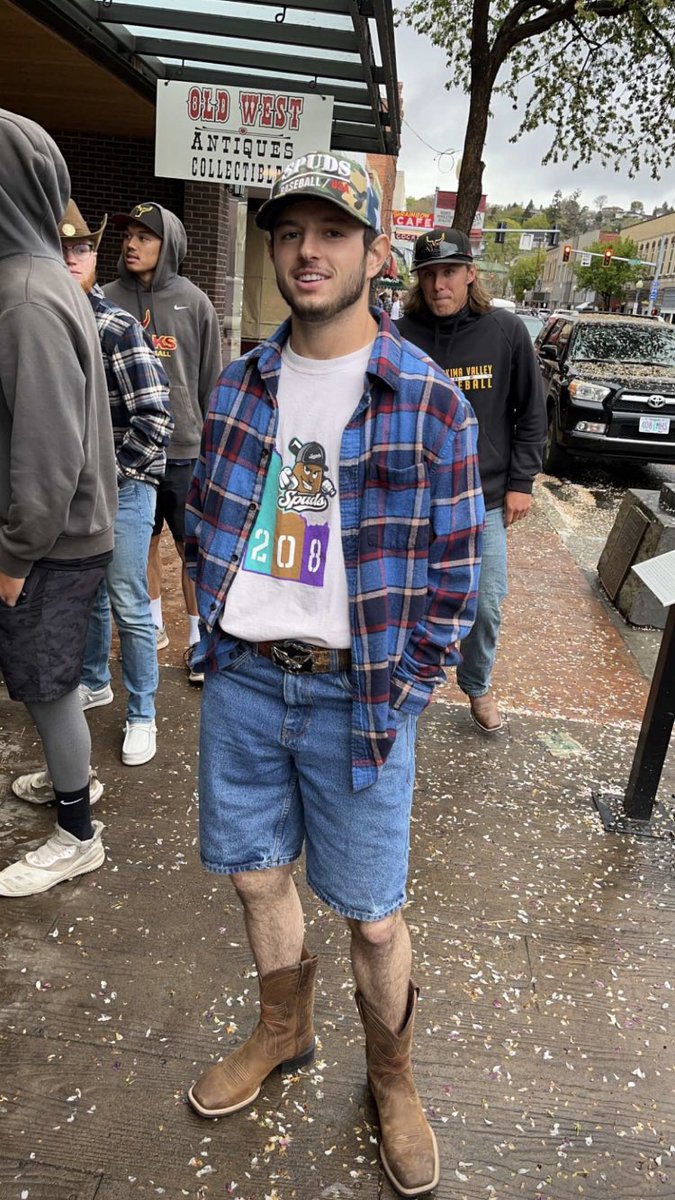 Danny Burgers 💣🧀 <a href="/BurnsDannyburns/">Danny Burns</a>