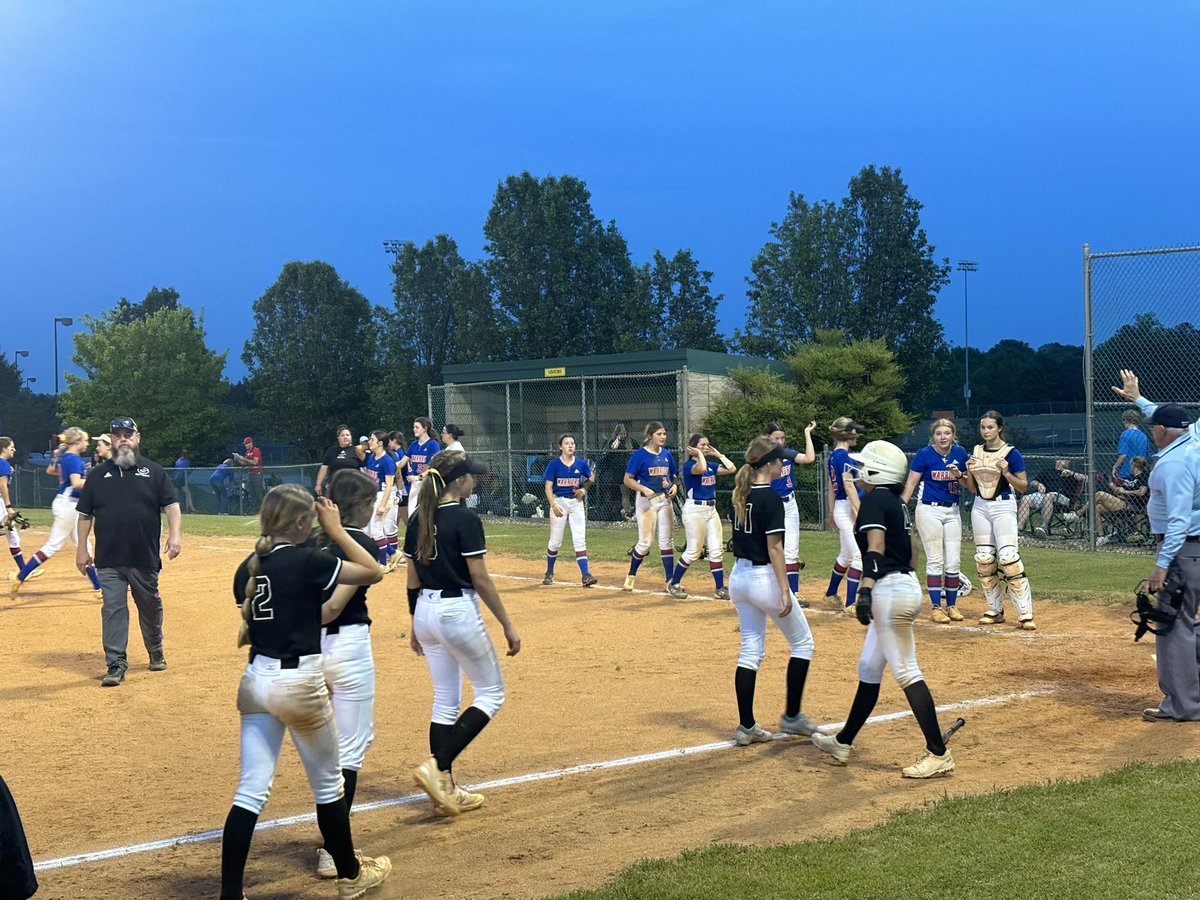 GreerNewsSports's tweet photo. FINAL | Riverside 11, Greer 8

The Lady Jackets battle all the way back in the sixth, but a go-ahead two-run HR in the seventh gives Riverside the win — and the region title! https://t.co/wMOqRF0xIz
