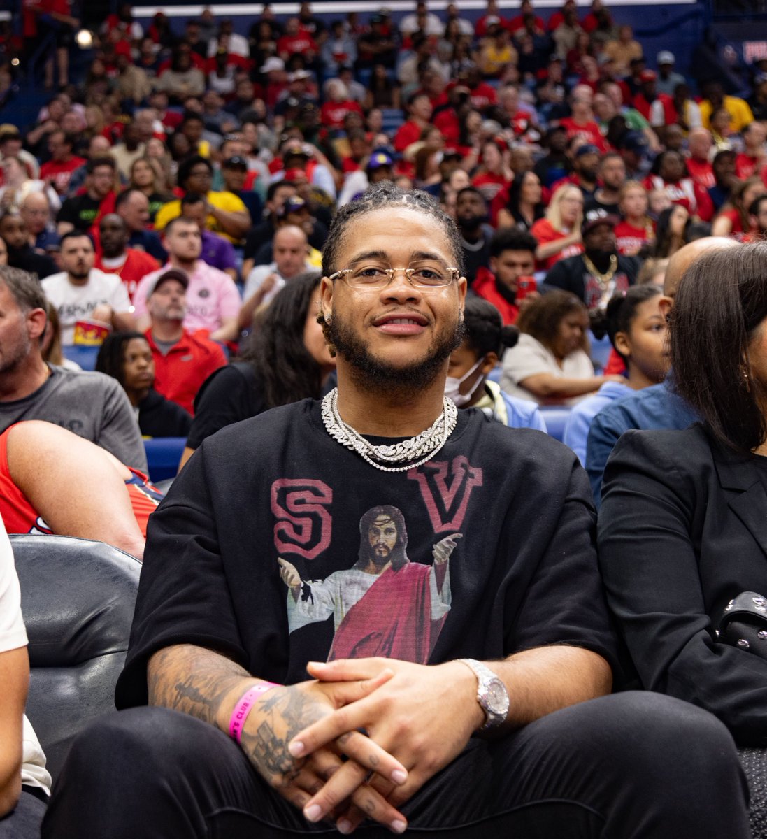 Our guy @youngchase907 is in the house for @PelicansNBA-Lakers! 🏀 #OneNOLA | #Pelicans