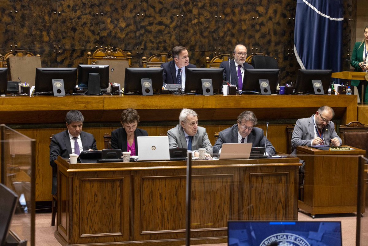 matiaswalkerp's tweet photo. El secuestro, tortura y asesinato del Teniente Ojeda, planificado desde #Venezuela, no puede dejar indiferente a nadie. Por eso la relevancia de la sesión especial convocada por el @Senado_Chile, con la presencia de la Ministra del Interior y del Canciller. La dictadura de Maduro debe aclarar sus vínculos con el Tren de Aragua (cuya existencia trataron de negar) y con este crimen.
