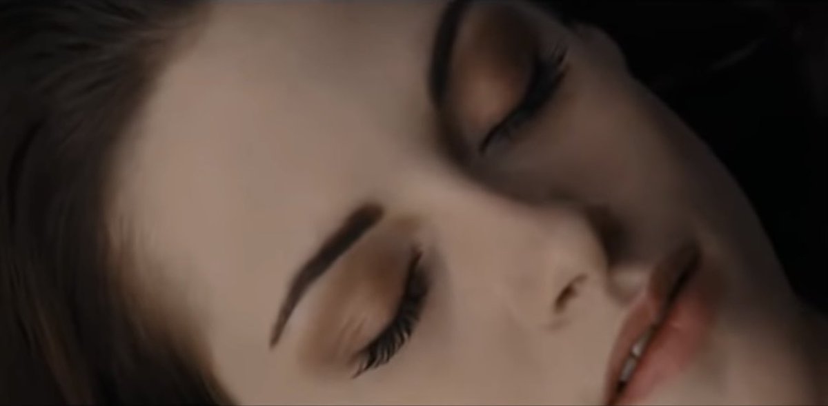 My favorite part of the Twilight movies is when Bella’s body undergoes all the vampire yaasifications and among them is a subtle yet defined shimmering smokey eyes look… how did the vampire magic learn this eyeshadow tutorial… the blending work is masterful