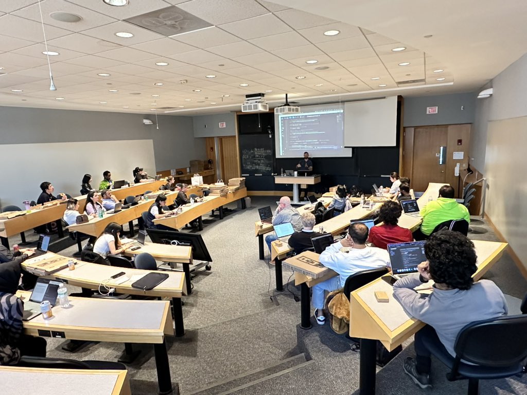 I never thought I'd be able to say I taught at @MIT. It may have been “just a workshop,” but I'm counting it! Thanks to everyone who came out and @elifhilalumucu for organizing a fantastic event!