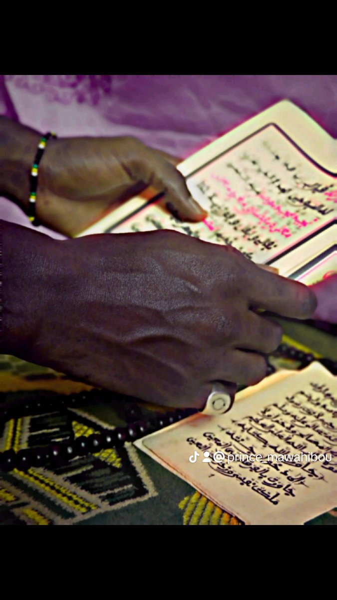 AbdoullahYoung's tweet photo. Alors votre khassida préféré ?🫀🤍 https://t.co/hWX11dCqvo