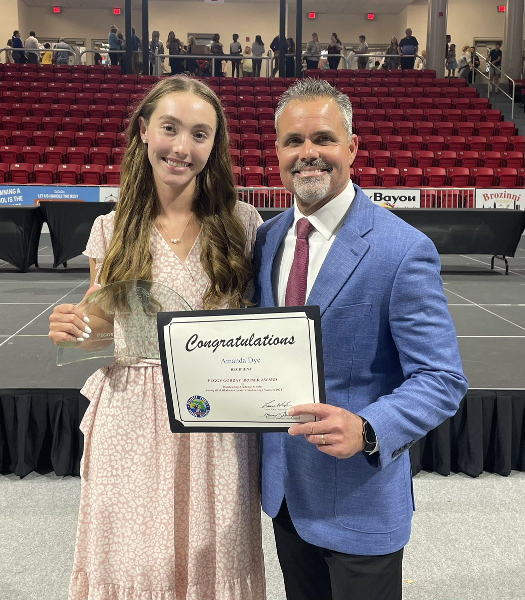 Good week for senior Amanda Dye! Sat. night she was named NHS Prom Queen, tonight she wins the Bruner Award for the Highest Achieving Student in the OCSD and tomorrow is her birthday 🎉 Amanda is headed to the Univ. of Virginia to study Biology on a pre-med track. GO EAGLES 🦅