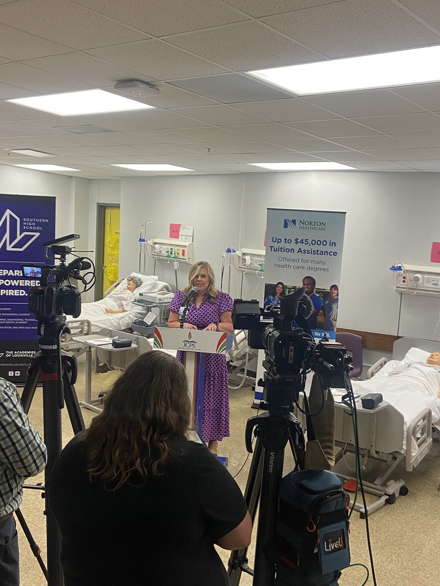 Kristin Wingfeld tweet media