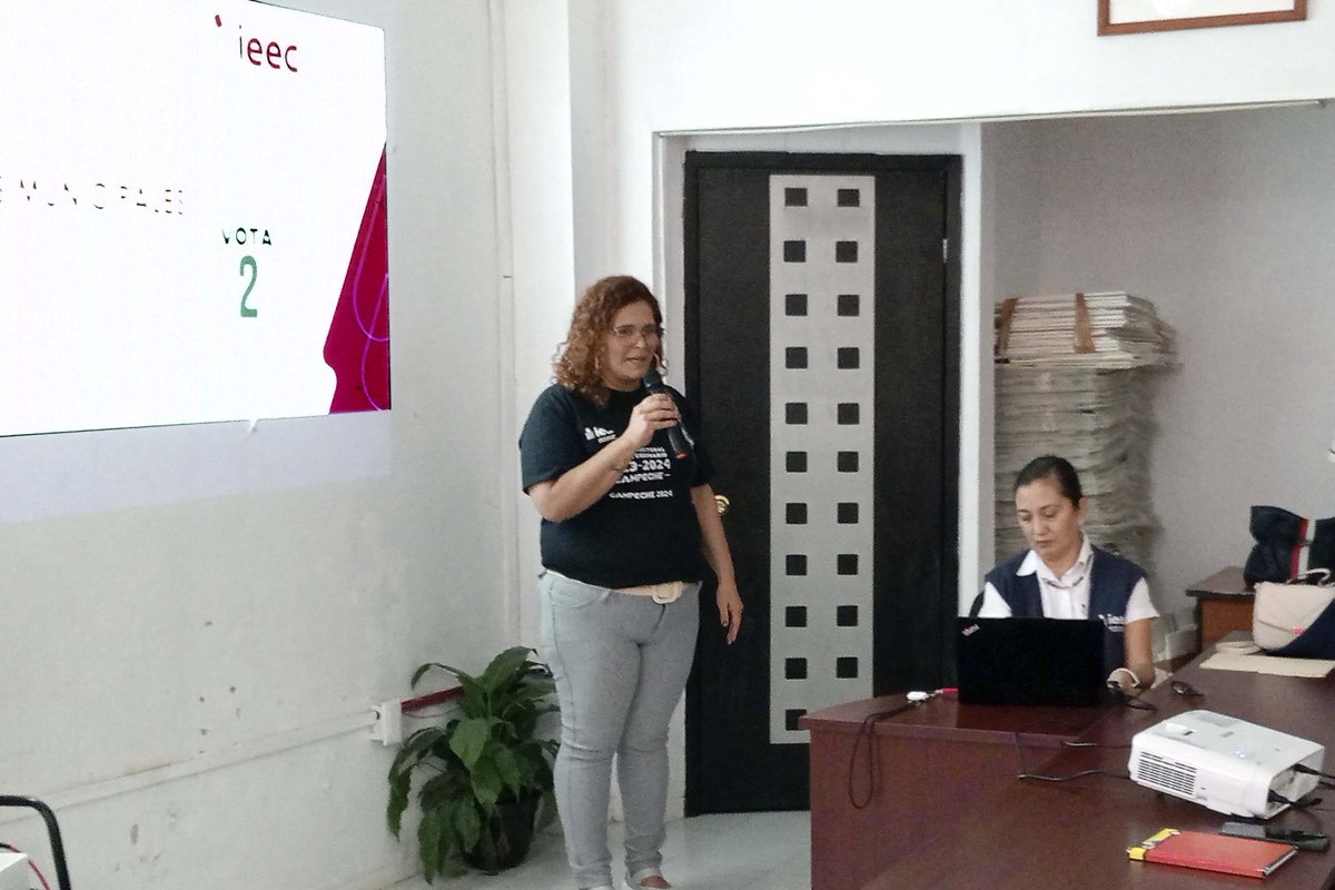 INE_Campeche's tweet photo. Con el propósito de proveer de información puntual y precisa sobre las elecciones locales, personal del IEEC impartió en la 02 JDE del INE Campeche, la capacitación en materia de Juntas Municipales, dirigida a las y los Vocales, así como a SE y CAE del 02 Distrito Federal. https://t.co/nV3VEPqqSd