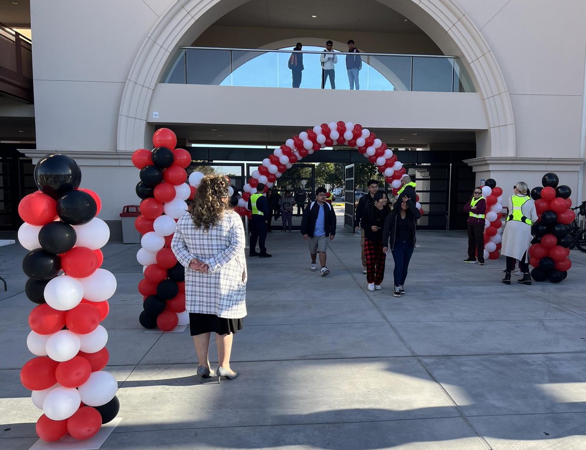 SMHS Embarks on CAASPP Testing with Schoolwide Engagement Plan - Approximately 2,500 SMHS Saints marched into CAASPP (California Assessment of Student Performance and Progress) testing on Monday. smjuhsd.org/sys/content/ne…