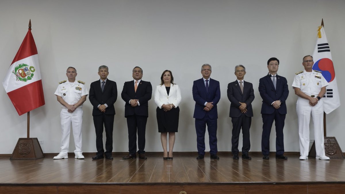 ✅ “¡Asistimos a un hito histórico! Hoy, Servicios Industriales de la Marina (SIMA Perú) firmó un convenio con la empresa surcoreana Hyundai Heavy Industries para construir cuatro navíos para la armada peruana”, afirmó la presidenta Dina Boluarte, quien encabezó la ceremonia de…