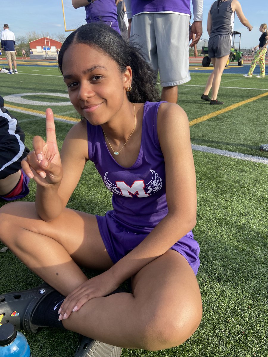 saigescircle's tweet photo. Middletown boys bring home 2nd and girls bring home 3rd!
Lailah C. PR’d in first place with 8 feet for pole vault! Dylan P. brought home the distance medley win with a 5 minute mile! Boys finish 1st in the 4x400! Girls 4x100 and 4x200 scored first place! Boys hurdles scored 1st! https://t.co/6b4cwUD3Si