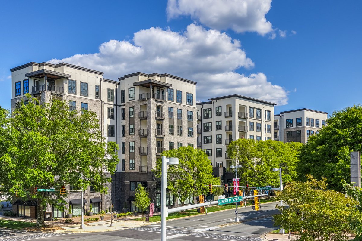 There’s been lots of talk about Five-over-One apartments on my timeline. Here’s one of my favorites in Charlotte Hazel SouthPark Developer: Zom Living Architect: Cline Design