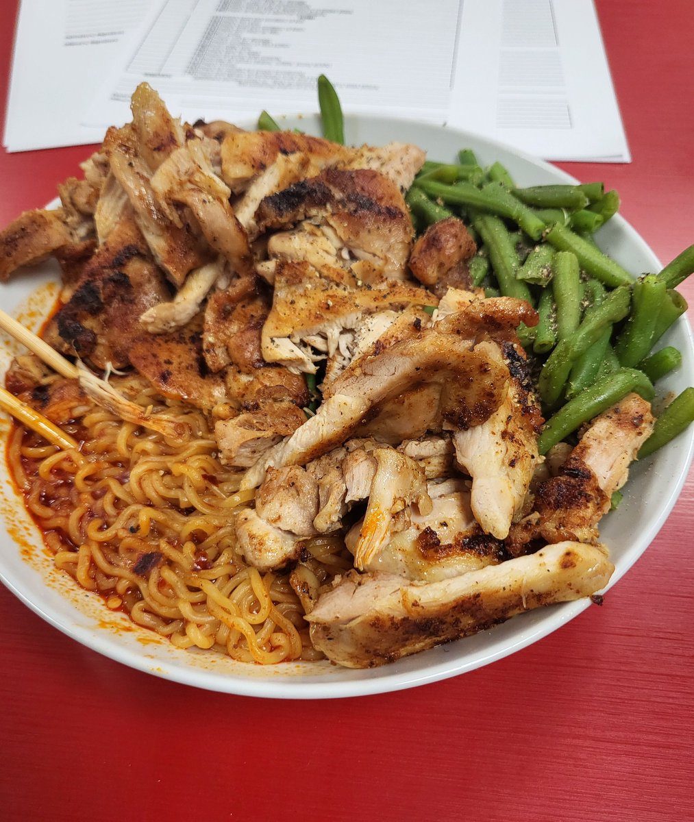 bomberoweech's tweet photo. Seared some chicken thighs on the grill, with some snap peas and some fire noods. Secret weapon chili oil. When that oil hit the pan tho, I think I pepper sprayed my crew. 🤷‍♂️🤣🤣😭😭🌶🔥🌶🔥
#CookingAtWork 👨‍🚒🔥🚒 https://t.co/8G5io68tJs
