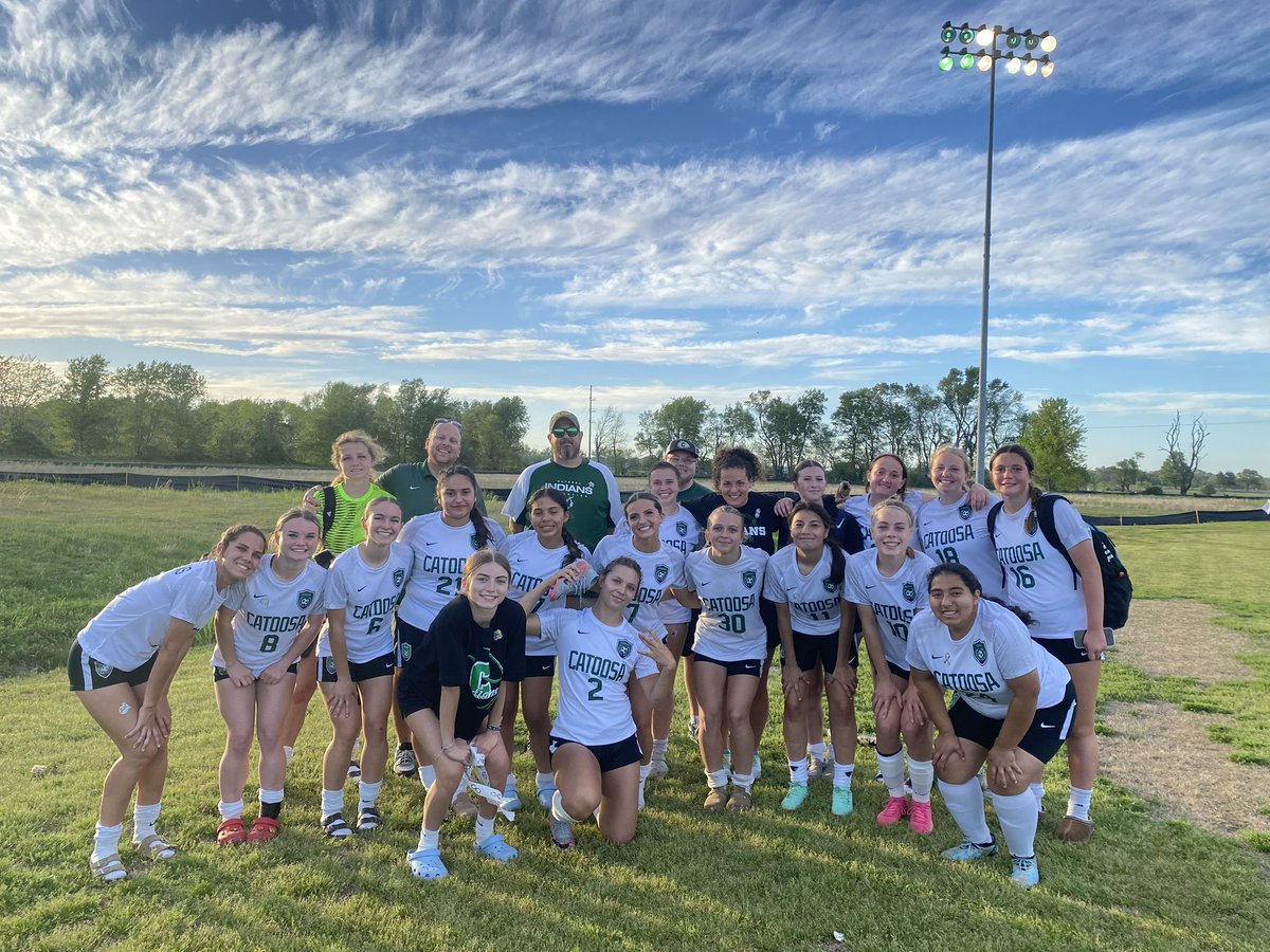 k2cAthletics's tweet photo. Just like that the Lady Indians clinch a play off spot for the first time since 2014!! #K2CProud https://t.co/fspgW88kRq