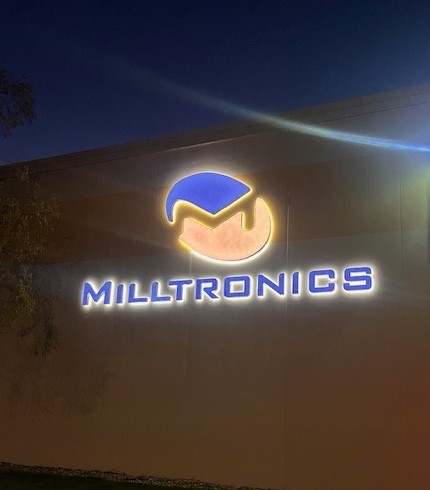 MilltronicsCNC's tweet photo. The sign is UP on our new Milltronics headquarters building in Indianapolis!

This is a proud moment in our transition to our new building. We're happy to make our presence known to the roughly 15K vehicles that pass by every day in a state known for its manufacturing prowess. https://t.co/yqcex1jsgM