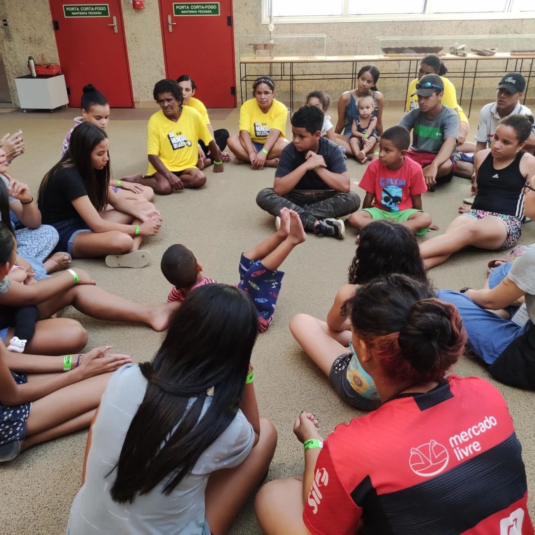 CUFA_Sorocaba's tweet photo. 🛴 No Dia Mundial do Lazer,  as crianças da favela Vila dos Sonhos tiveram uma manhã de diversão e alegria! 

⚠️Graças à parceria entre a CUFA Sorocaba e o @sescsorocaba elas puderam visitar uma exposição de arte  CRIA, especialmente voltada para elas. https://t.co/s9G2lrpThn