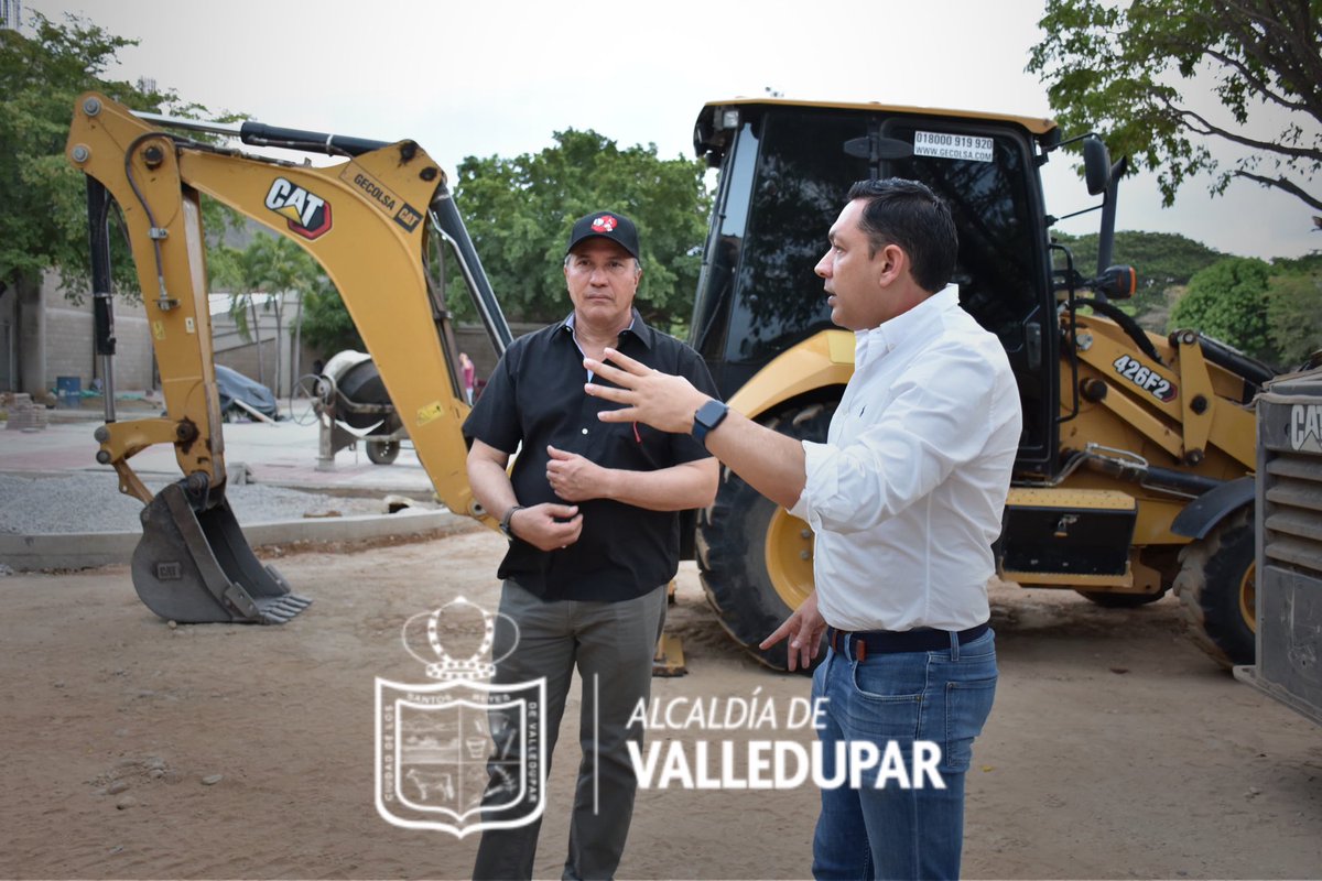 AlcaldiaVpar's tweet photo. La Secretaría de Obras, con la Fundación del Festival Vallenato y ESTIV, supervisan de cerca los trabajos en el Parque de La Leyenda Vallenata. 

✅ Iluminación
✅ Seguridad
✅ Señalización
✅ Sistema eléctrico
✅ Habilitación de vía https://t.co/vikjV2gIvJ