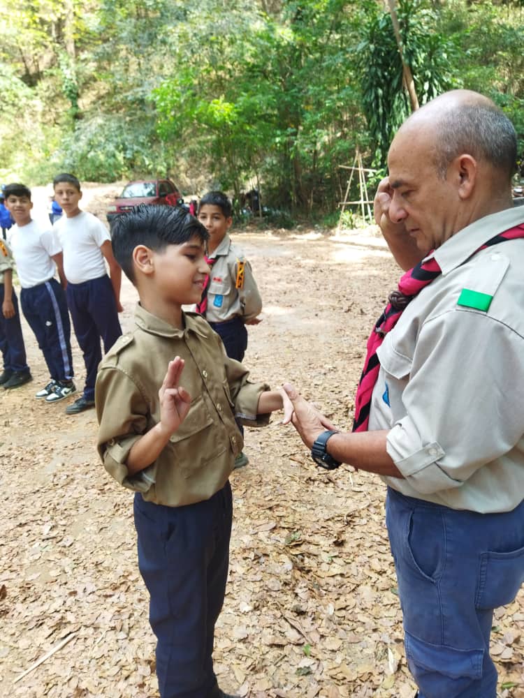 GSCATATUMBO19's tweet photo. ¡UNA PROMESA EN LA TROPA SCOUT!
Orgullosos de anunciar a un valiente que ha hecho su promesa en la Tropa Scout. Con su compromiso de vivir según los valores scout #scouting #scouts #scout #scouter #beprepared #siemprelisto #escoteiros #香港童軍 #скауты #ボーイスカウト #Skaut https://t.co/skxfThPT2a