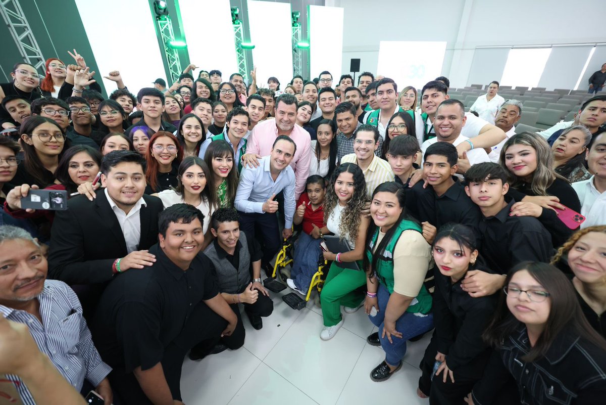 manolojim's tweet image. En la región Laguna llevamos a cabo el cuarto Encuentro de Participación Ciudadana con el eje Infraestructura Sostenible. Un #Coahuila fuerte se construye escuchando a su gente y trabajando en equipo. 💪🏻📝