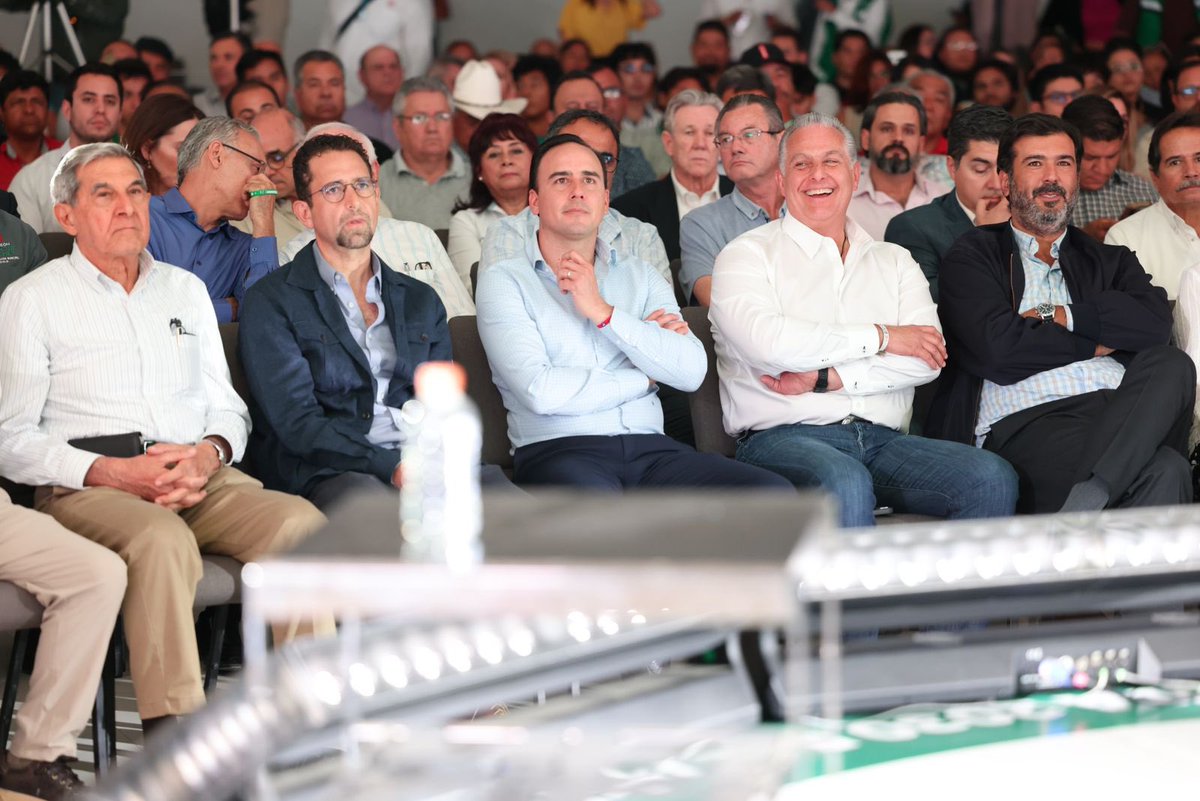 manolojim's tweet image. En la región Laguna llevamos a cabo el cuarto Encuentro de Participación Ciudadana con el eje Infraestructura Sostenible. Un #Coahuila fuerte se construye escuchando a su gente y trabajando en equipo. 💪🏻📝