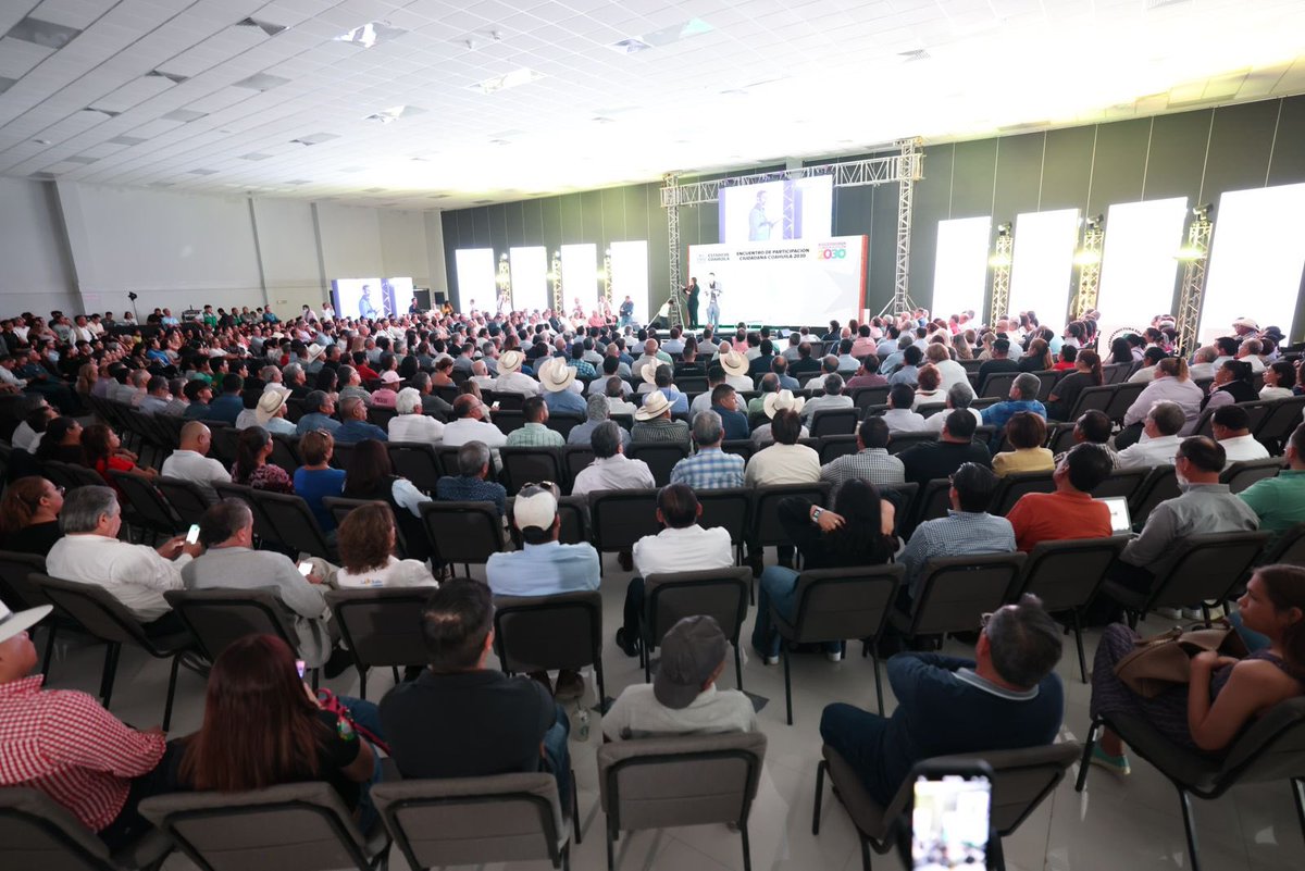 manolojim's tweet image. En la región Laguna llevamos a cabo el cuarto Encuentro de Participación Ciudadana con el eje Infraestructura Sostenible. Un #Coahuila fuerte se construye escuchando a su gente y trabajando en equipo. 💪🏻📝