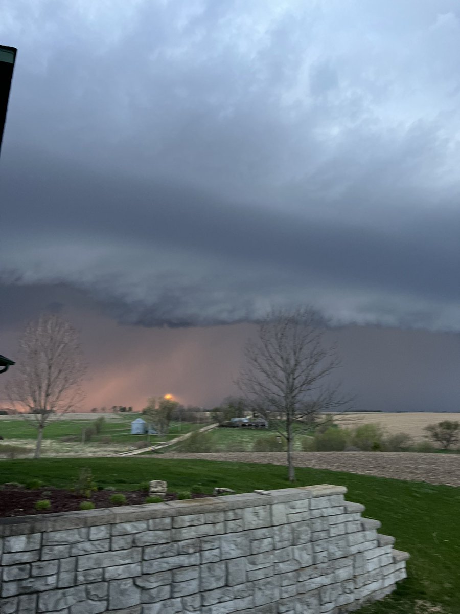 matty6112's tweet photo. Here we go, Chadwick IL… @ReedTimmerUSA @KWQCTheresa https://t.co/NmfIZakgvh
