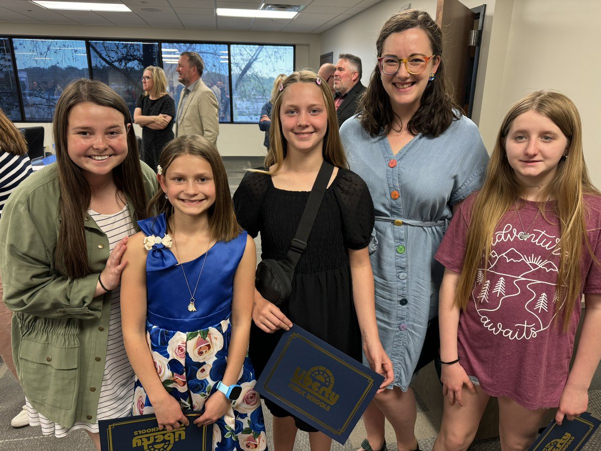 LIBERTYSCHOOLS's tweet photo. Students who designed the “I Voted” stickers for the Clay County Election Board were also recognized at tonight’s meeting. The stickers will be on-site at all Clay County voting locations in 2024! Great job Genevieve, Kaylee, Sydney, and Juli! @LillianSchuElem 🦈 
@HeatherHallKC #ShareTheGoodLPS