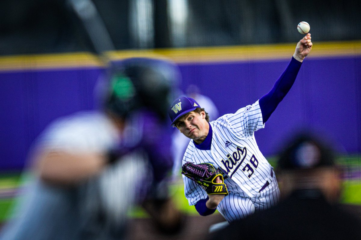 Fraser's day is done after 5 perfect frames. Jase takes over on the bump. E5 | UW 7, Portland 0