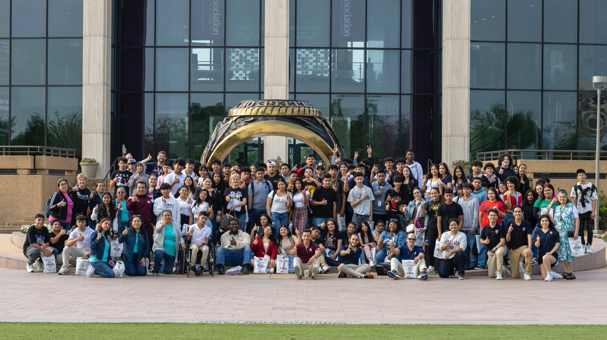 What a trip for our @AldineAEA #newcomer students!! Today they were able to learn about the #choices and #opportunities available to them at @TAMU! Special thanks to @DrZelayaSpeaks for helping coordinate this amazing educational experience! #MiAldine @drgoffney @DrFavy