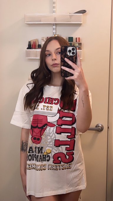 Watch Lily's leaked NSFW photo on TwXstars