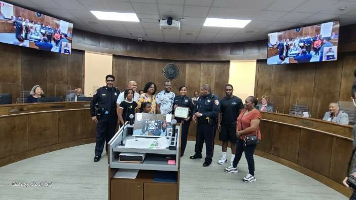 cmdrmarcharris's tweet image. Police Officer Alexis Johnson was recently honored in front of the @AldineISD Board of Education as the @AldinePolice Employee of the Month for her work on her campus at Garcia Middle School. Her continued professionalism everyday as she work with students and staff. #MyAldine
