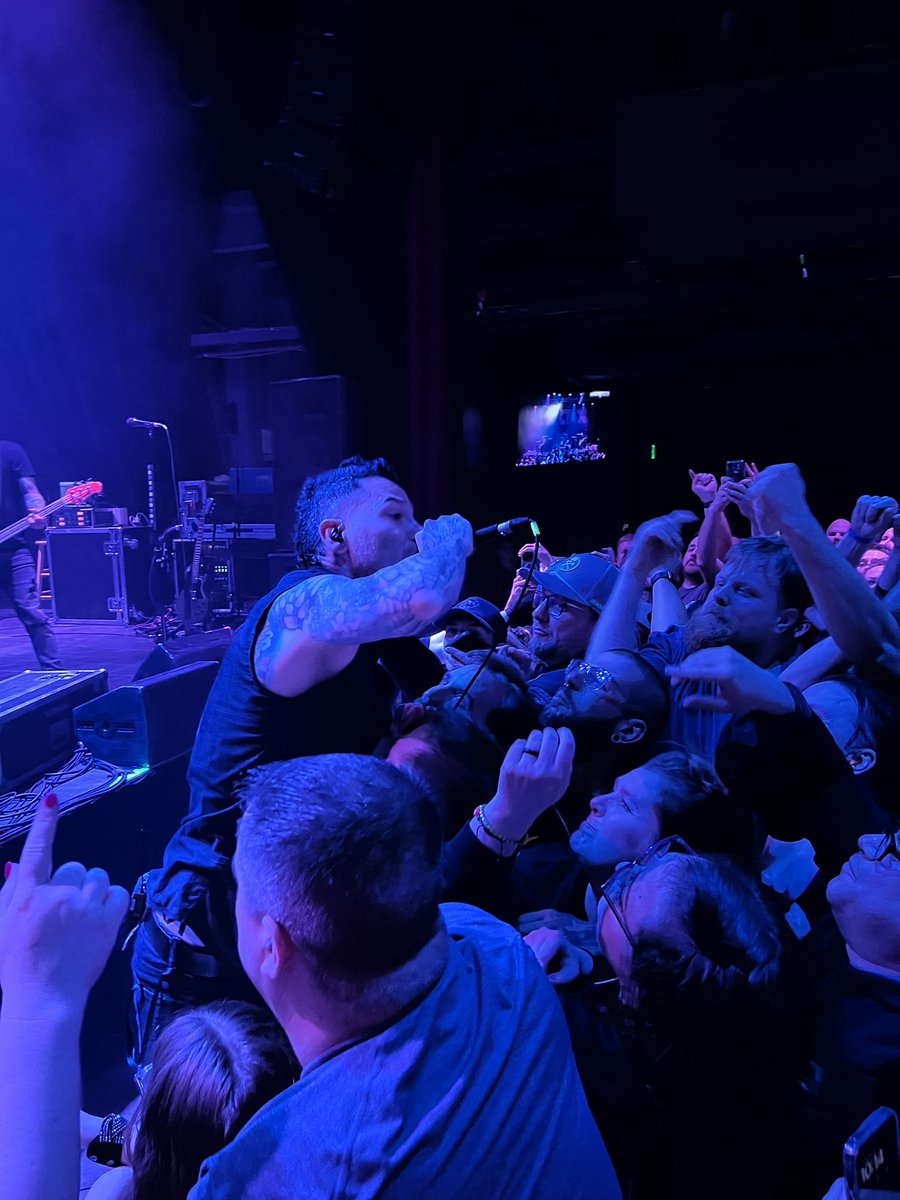lost_troll's tweet photo. @mikeherreraTD Fun show!  It great to see you all after so many years! https://t.co/SnSI8otl5k