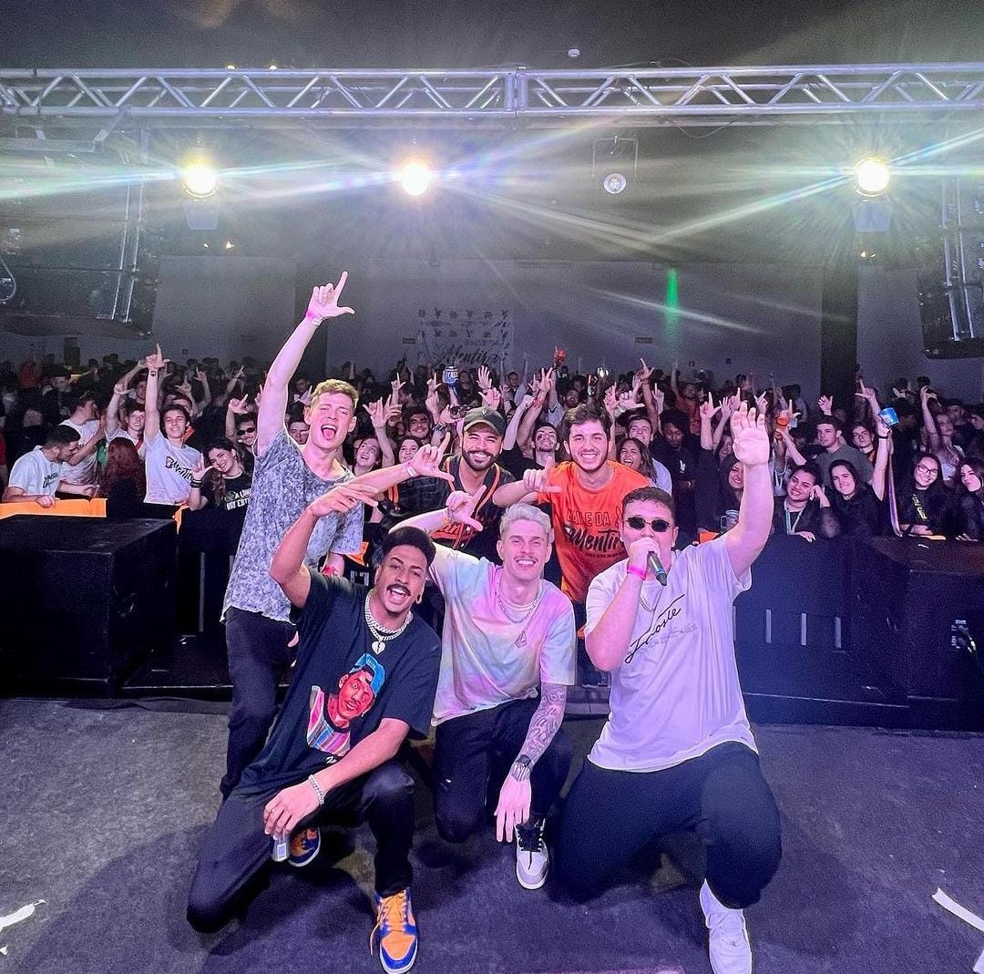 aaaep_ufpr's tweet photo. INVEJOSO
Canção de Chefin e Oruam

Invejoso, sai do meu pé, uhm, sai pra lá
'Cê só fica no meu pé, querendo copiar
Na vida é assim, um mano pra invejar
Apertando um finin', que nós vai decolar
https://t.co/dZrFSKxrba https://t.co/3D08UimYhM