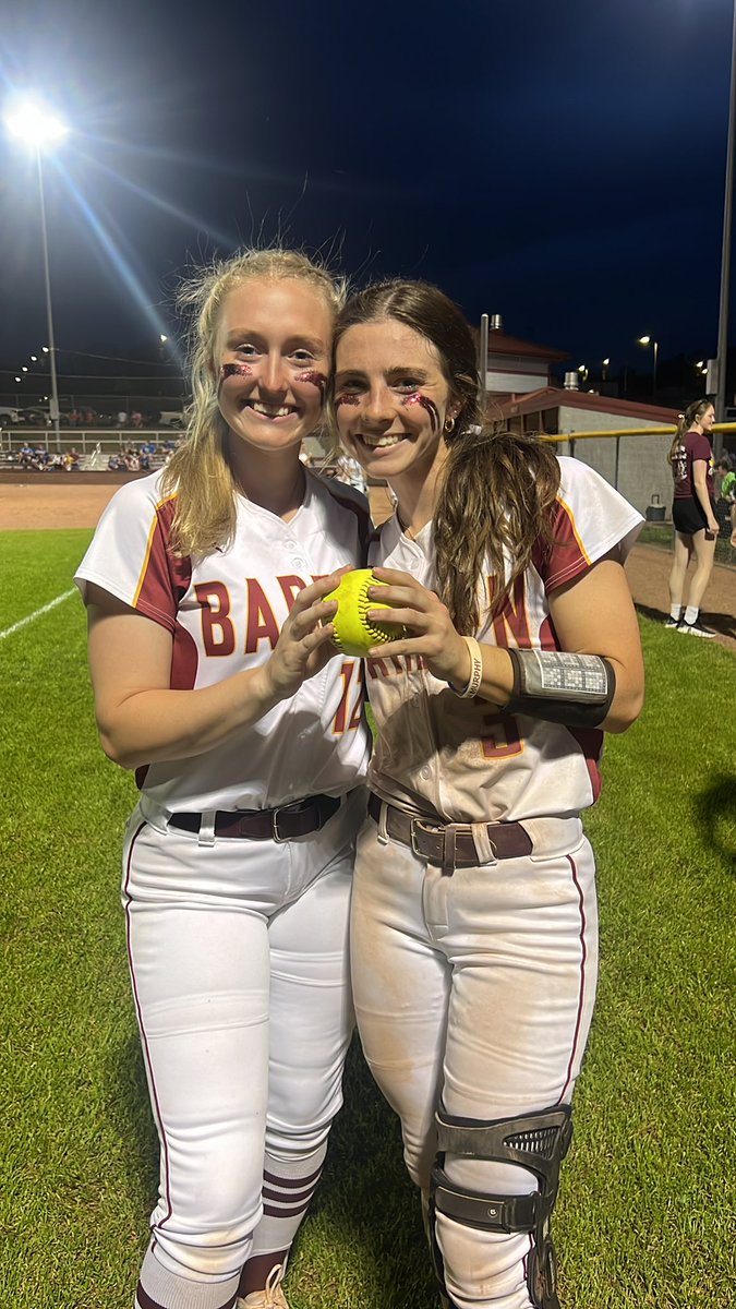 Trojanettes wins against Warren East 15-6!  

Trojanettes had 18 hits!

Norah Shirley went 4-5!

<a href="/mforrester_06/">Maude Forrester</a> went 3-4 with a 3️⃣

<a href="/KatieMu62158107/">Katie Murphy</a>  with HR &amp; 2️⃣

<a href="/RileyReed_2024/">Riley Reed</a> went  3-4 

<a href="/Katie98169055/">Katie</a> with HR &amp; 2️⃣

Shea with the win in the ⭕️ 

2-0 district!
14-6 overall!