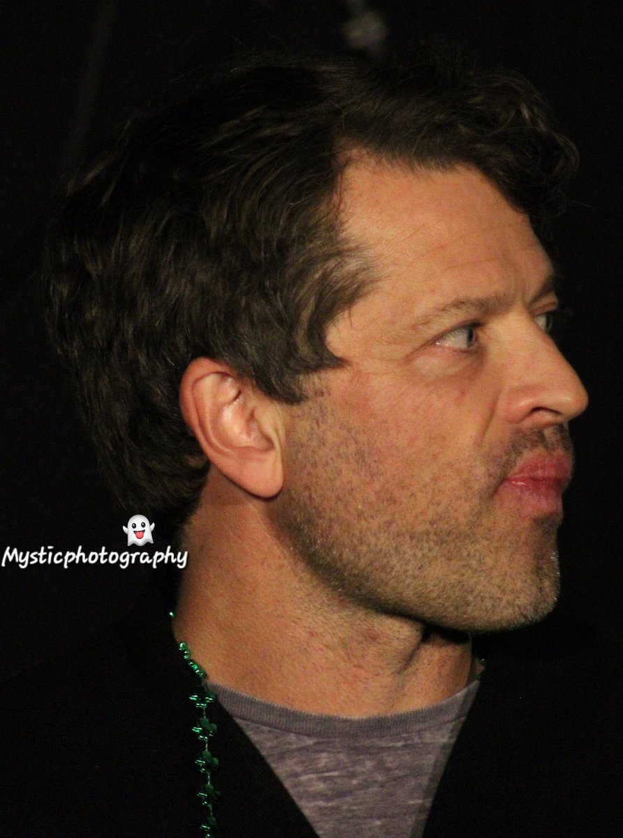 __mysticphotos's tweet photo. I have been obsessed with his profile/jawline as of late. Just damn this man. #mishacollins #mishahavoctuesday #SPNFamily #SPN #burcon https://t.co/U494G86ku5