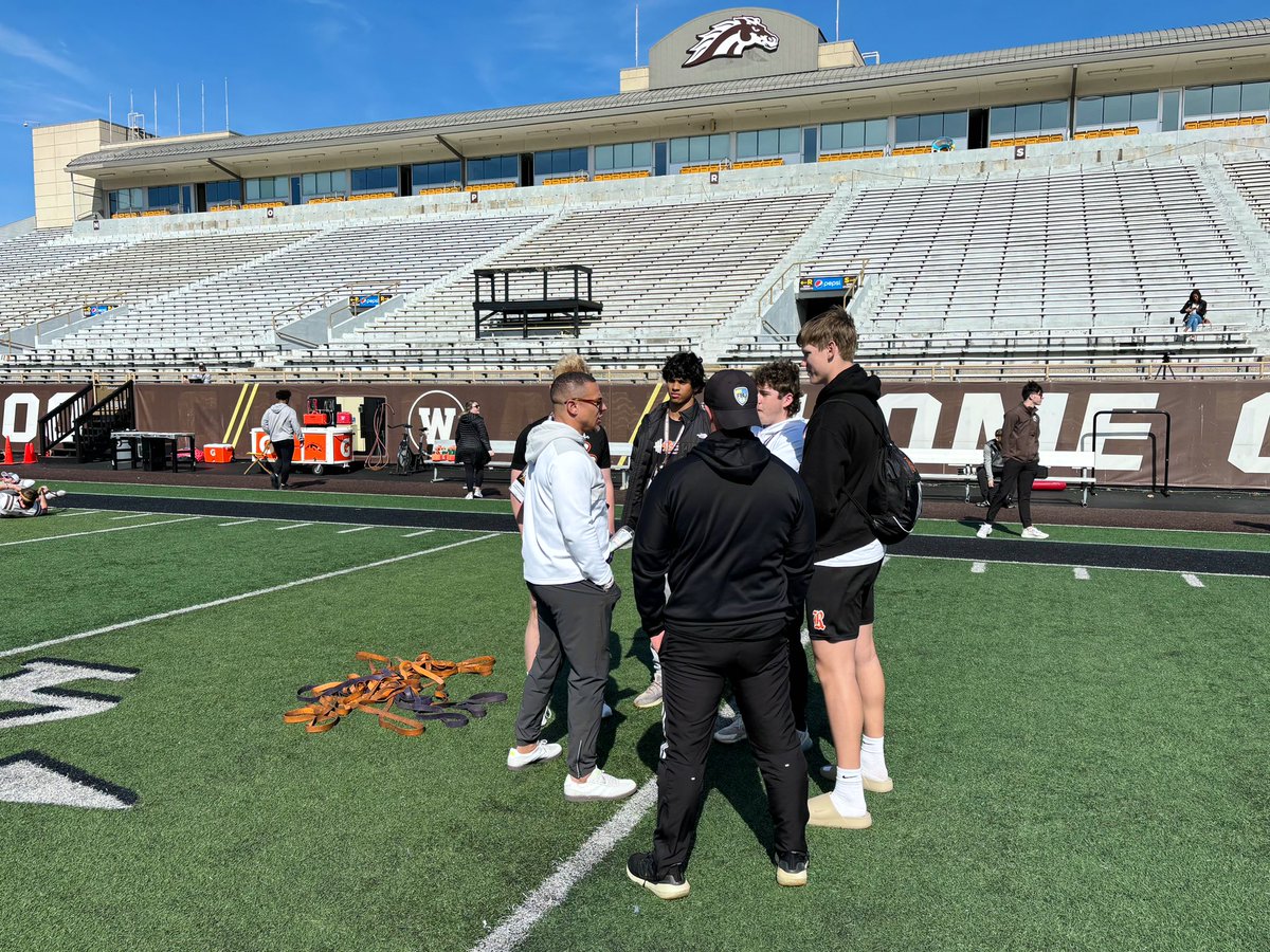 Awesome second visit to @WMU_Football this morning! Glad to have the opportunity to meet their new TE’s Coach @CoachMoulton9! Thank you for giving me a visit to remember! @blake_bosma @RJTodd15 @CoachLT39 @jvanderlaan15 @RockfordRamsFB @ContactsCollege