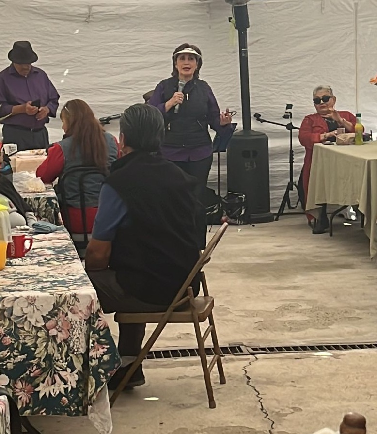 Mirna_RinconV's tweet photo. Nos reunimos con adultos mayores de #Rosarito para conocer más de cerca, las necesidades de ese sector. El Consejo del adulto mayor y la primera estancia para los abuelos, un compromiso posible. @PESNacionalMX #Dia2  #PesBc https://t.co/M6A0y7appu