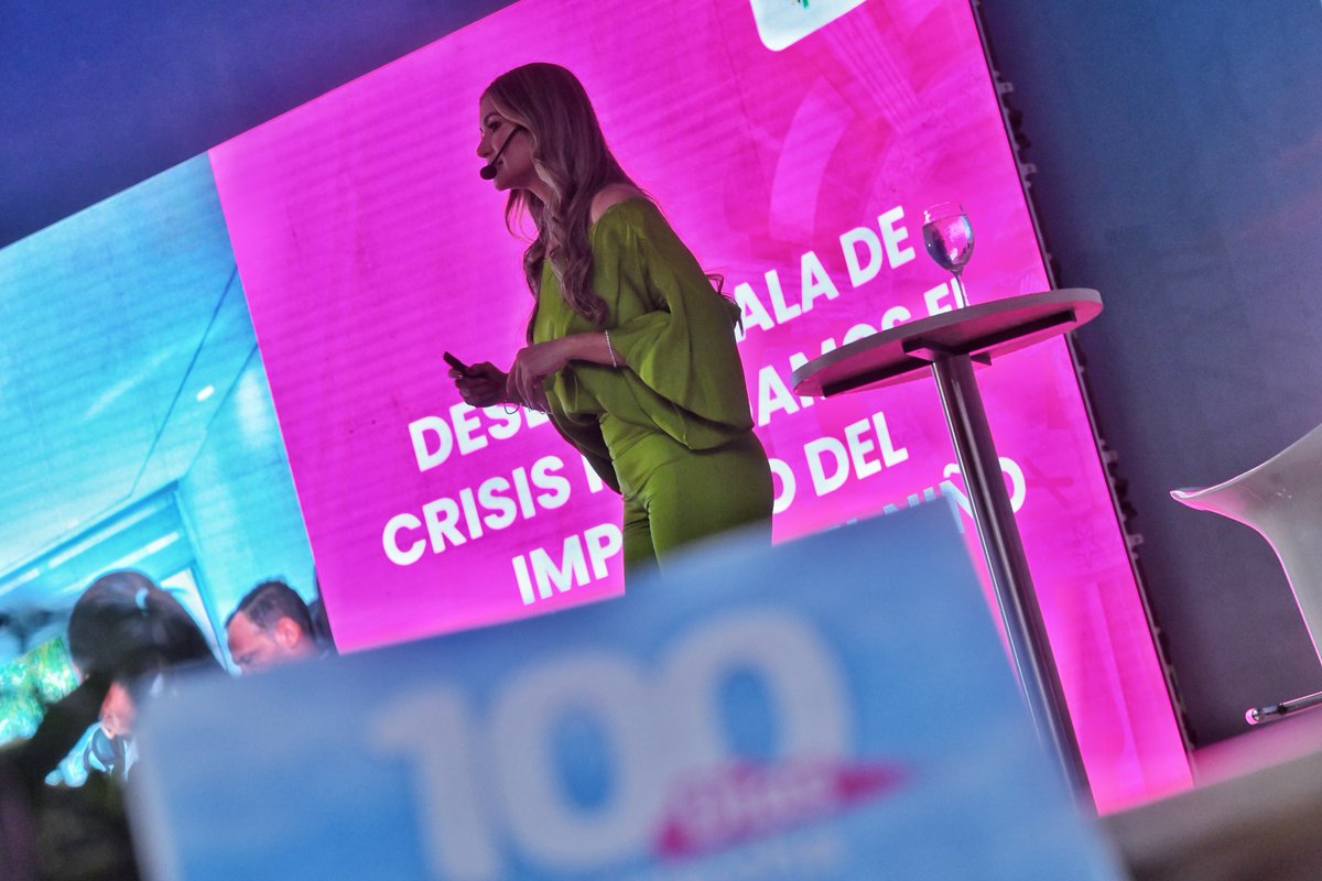 TwiterosVpar's tweet photo. Con victorias tempranas, la gobernadora @elviamilenasd entregó balance de #100díasenmarcha: Desarrollo económico y social del @DptoDelCesar_ , la gran apuesta de su gobierno. https://t.co/g82ZyFL0Ps