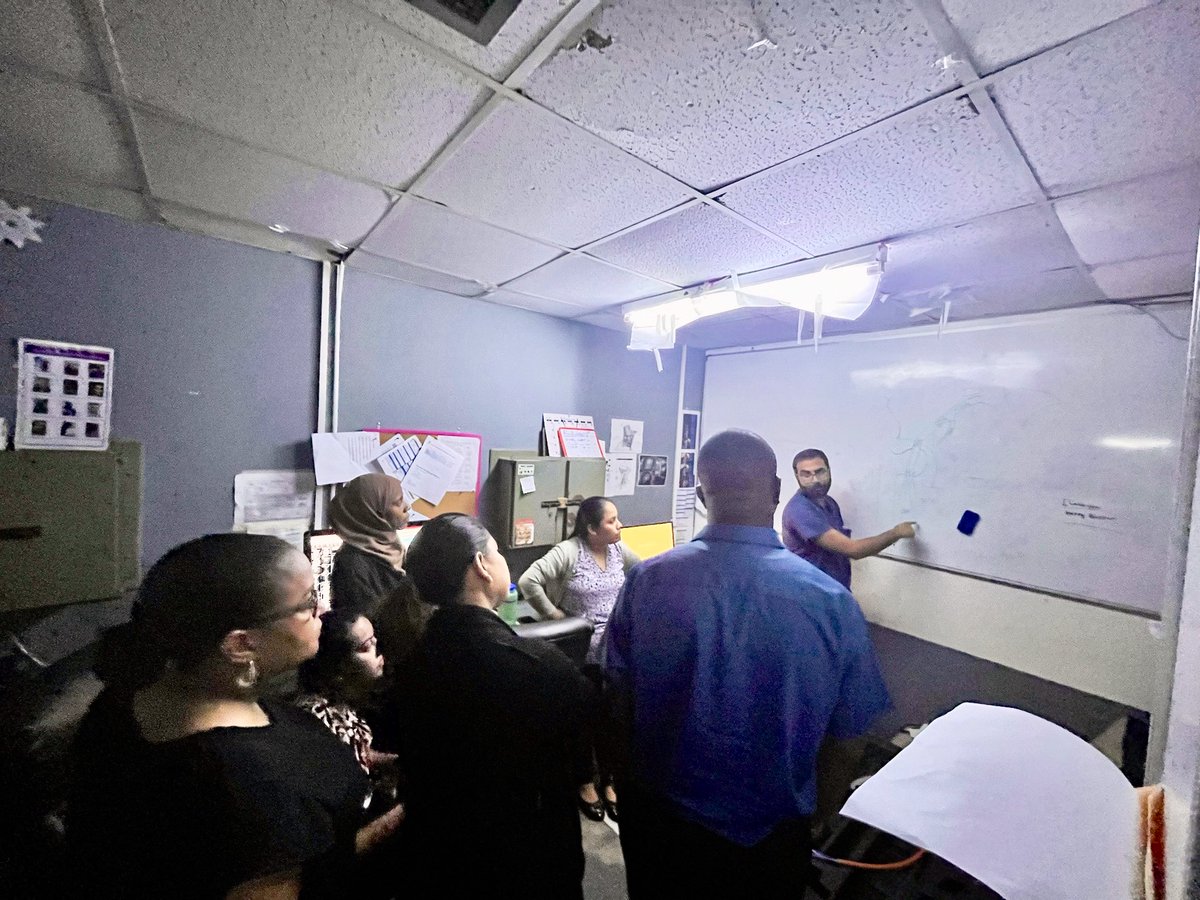 columbiaradres's tweet photo. Today, @JFiltes taught the residents the basics of arterial access then guided the residents through mesenteric angiography on the @Mentice simulator. 
@RADAIDIntl @columbiaimaging @ColumbiaVIR https://t.co/qdNrKoFp8F