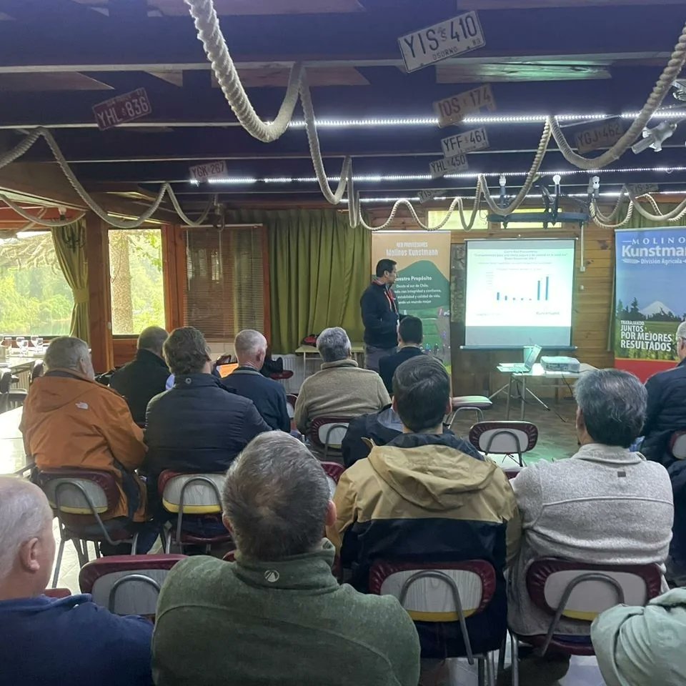 Seremi @Minagri_LosRios Jorge Sánchez, participó en cierre del año 3 del proyecto Red de Proveedores, encabezado por José Cayunguir, sub director regional del comité @fomentolosrios , y Pablo Avendaño, Gerente General de Sociedad Kunstmann S.A.