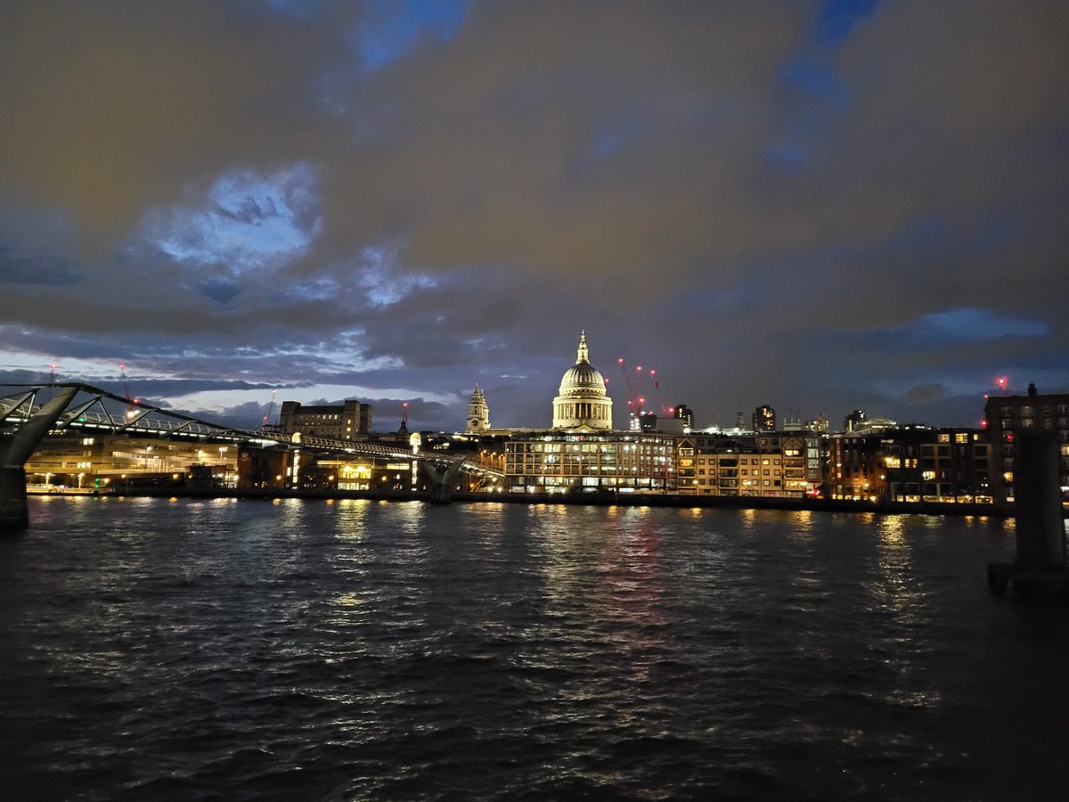 First evening in London ahead of the @DUK_research conference tomorrow 👩🏼‍🔬 looking forward to attending with the fabulous @UoLRenalGroup and talking all things #diabetes #kidneydisease and #SGLT2i 👩🏼‍🔬 #womeninSTEM #AcademicChatter #phdlife #phdchat